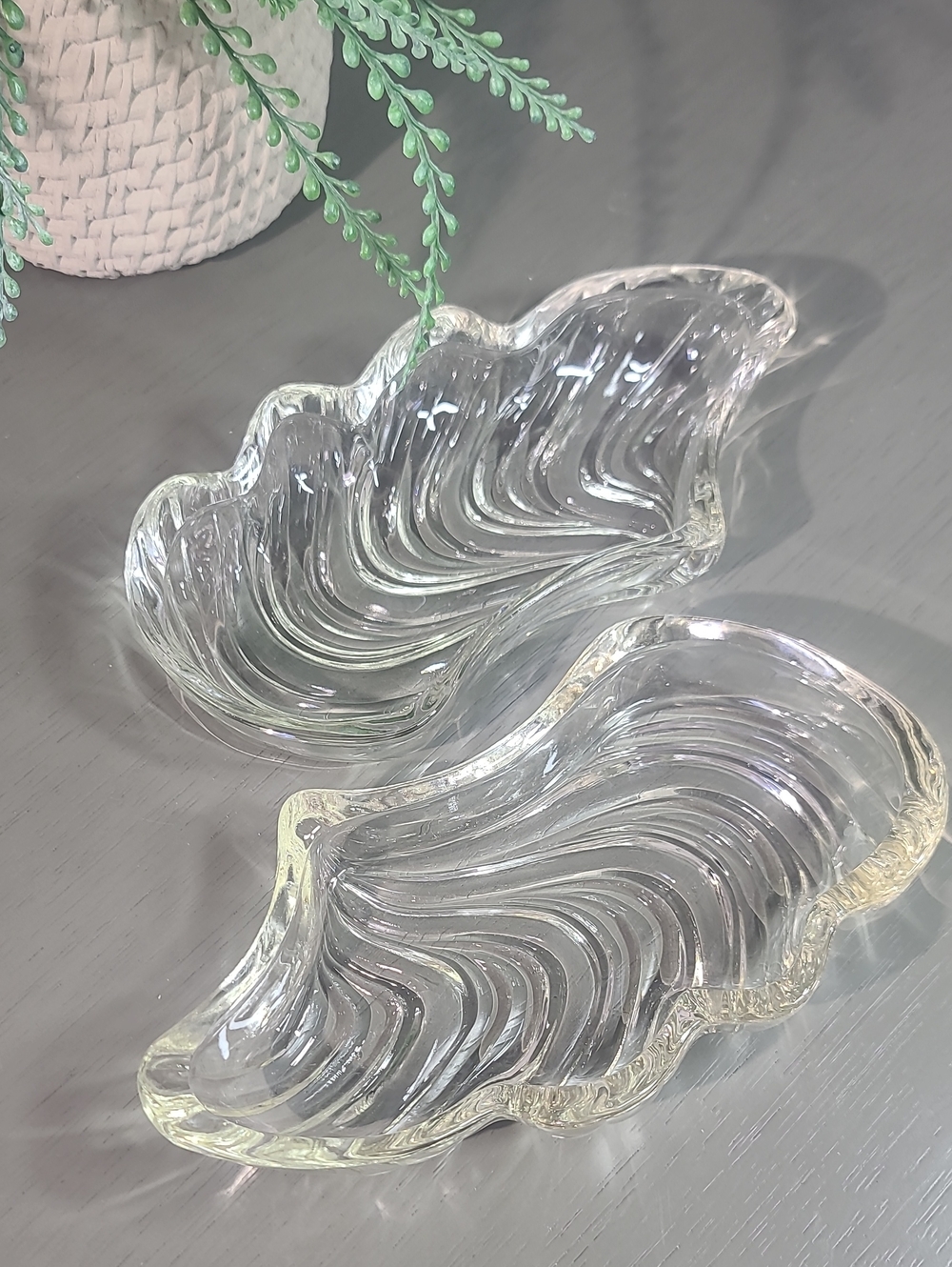 Vibtage Mikasa Clear Glass Orster Dishes - Set of 2